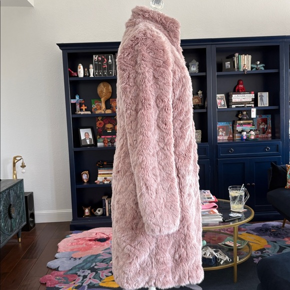 Cabi Women's Pink Mauve Faux Fur Coat size XS - Picture 4 of 9